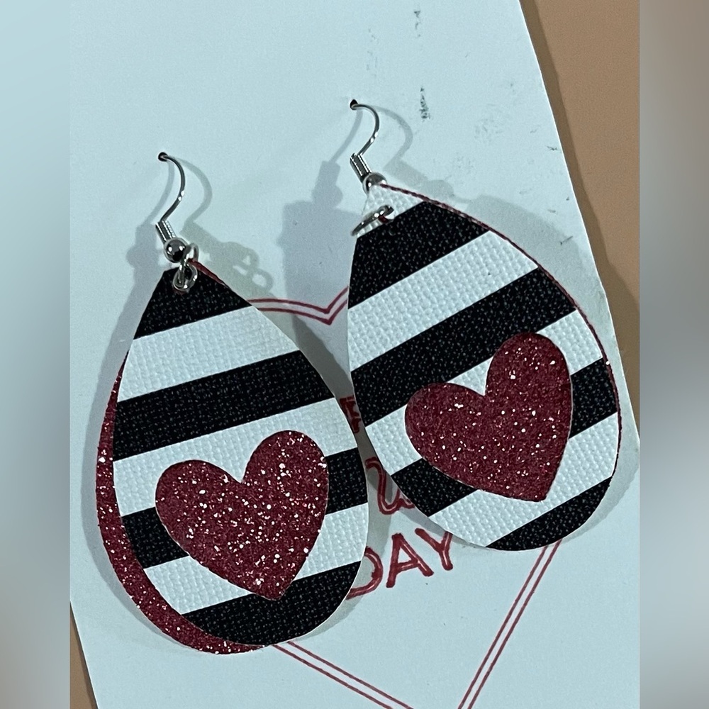 New Striped Teardrop Earrings with Red Glitter Hearts - Picture 1 of 3